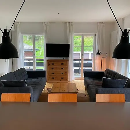 Moderne In Hammersbach / *