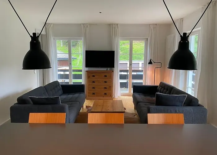 Moderne In Hammersbach / *